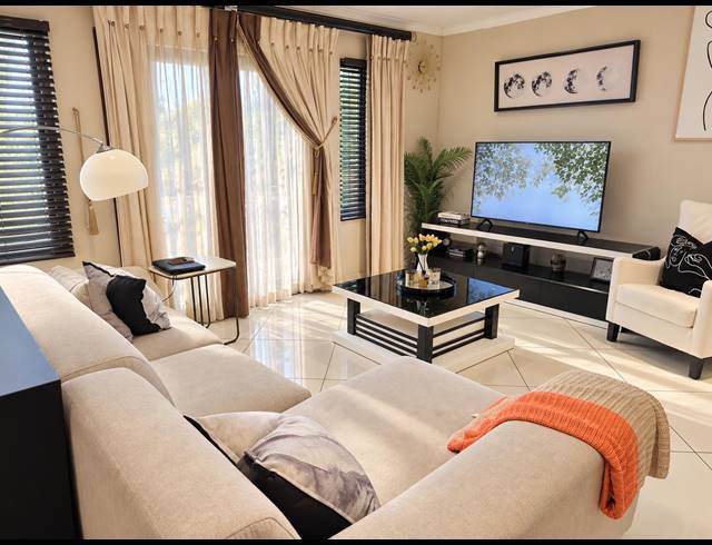 2 BEDROOM TOWNHOUSE FOR SALE IN ARUNDO ESTATE